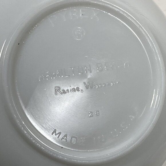 Vintage Pyrex Mixing Bowl #28 Hamilton Beach Mixer Ribbed White Milk Glass - Picture 5 of 7